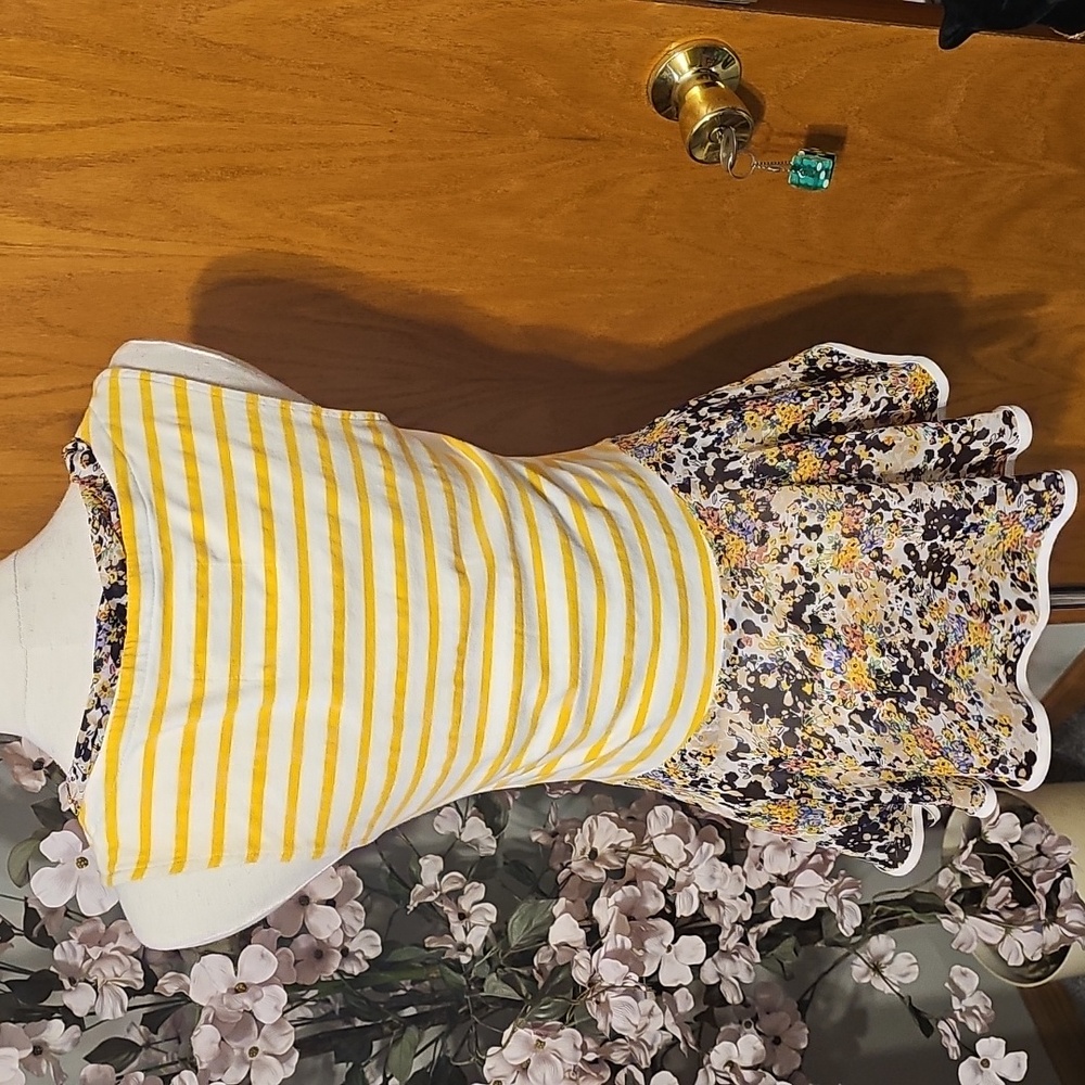 Anthropologie Yellow and White Striped Tank with Floral Trim - Picture 4 of 6